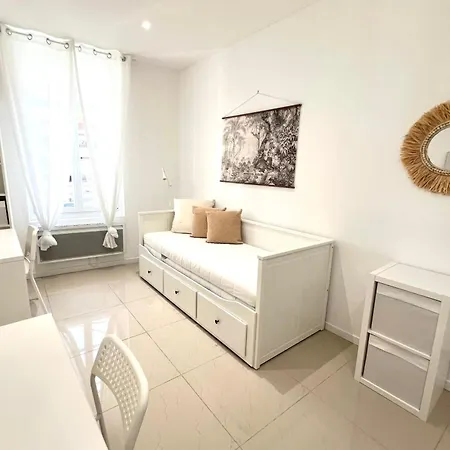 Les Pins Pinede Sector - 2 People Апартаменти Жюан-ле-Пен